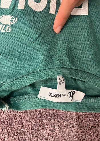 Uzun Kollu V Yaka Baskılı Tişört - Görsel 3