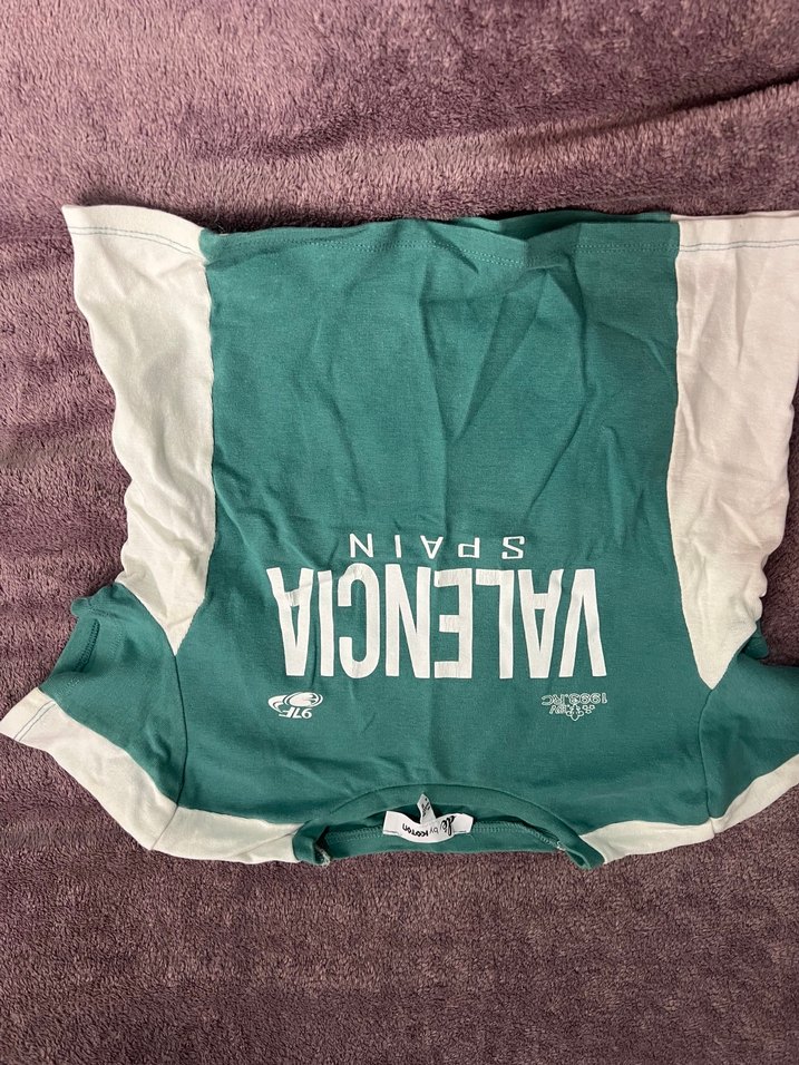 Uzun Kollu V Yaka Baskılı Tişört - Görsel 2