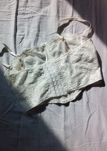 Dantel Detaylı Beyaz Straplez Büstiyer - Görsel 3