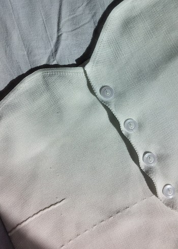 Düğmeli Beyaz Yelek - Görsel 2