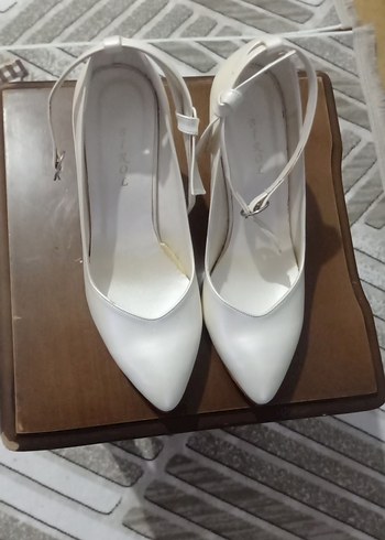 Beyaz Stiletto Topuklu Kadın Abiye Ayakkabı