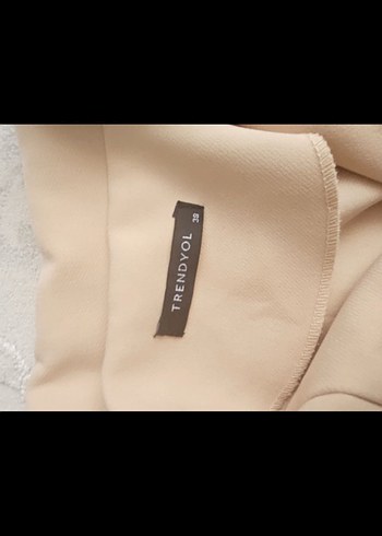 Bej Kemerli Kadın Mini Tulum - Görsel 4