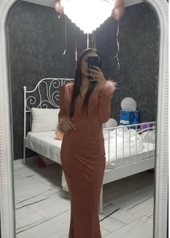 Uzun Kollu Pembe Kadın Abiye Elbise
