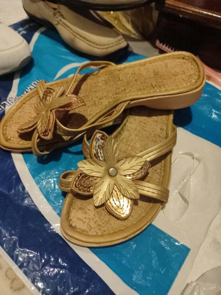 Kadın Altın Renkli Dolgu Topuklu Terlik - Görsel 3