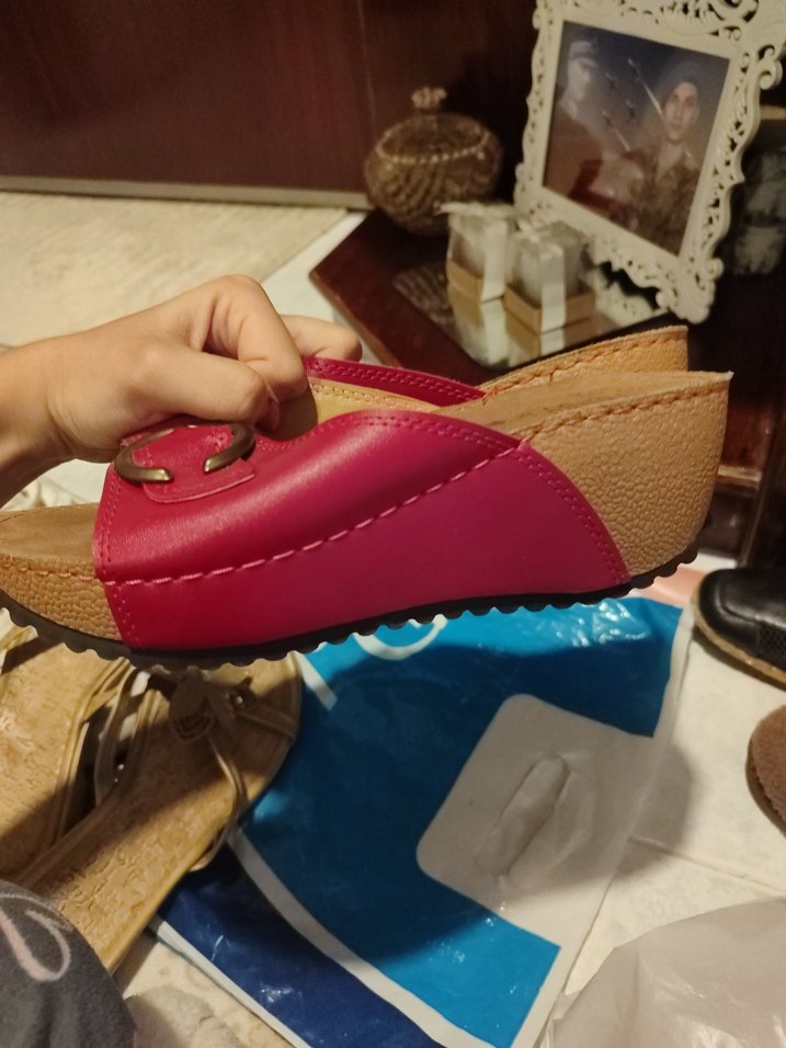 Pembe Tokalı Dolgu Topuk Kadın Terlik - Görsel 2