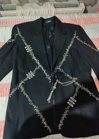 Düğmeli Nakışlı Siyah Uzun Blazer Vatkalı - Görsel 4