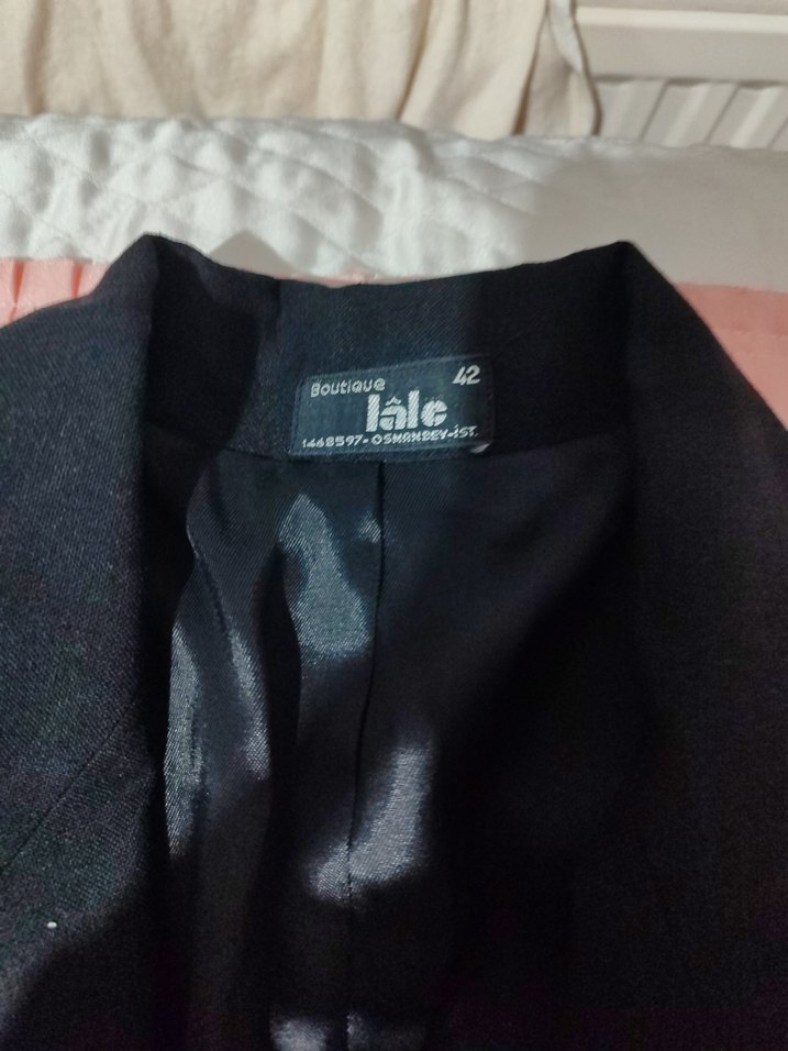 Düğmeli Nakışlı Siyah Uzun Blazer Vatkalı - Görsel 5