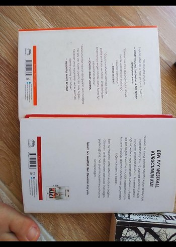  Beden Amy Engel'den Devrimin Kızı ve Kurucunun Kızı
