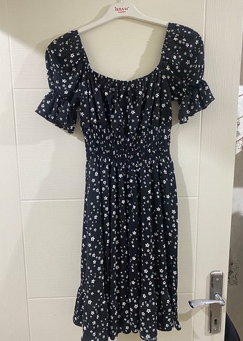 Siyah Çiçekli Kısa Kollu Uzun Elbise - Görsel 2