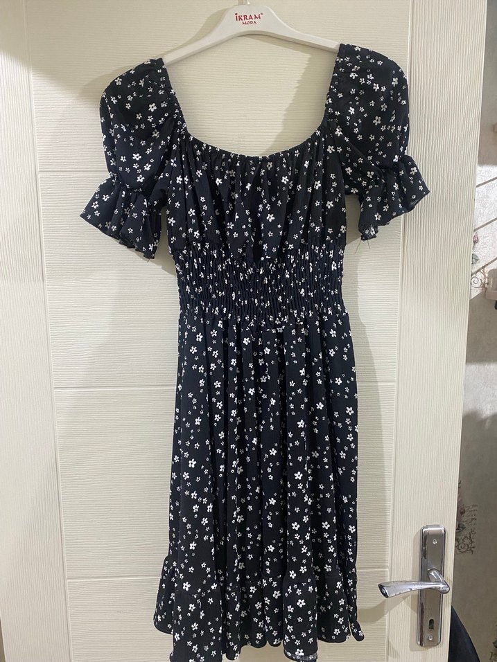 Siyah Çiçekli Kısa Kollu Uzun Elbise - Görsel 2