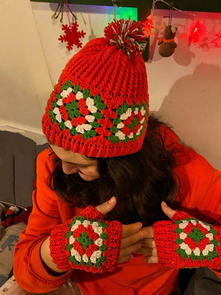 yeniyıl temalı Renkli Örgü  Eldiven ve Bere Takımı - Görsel 2