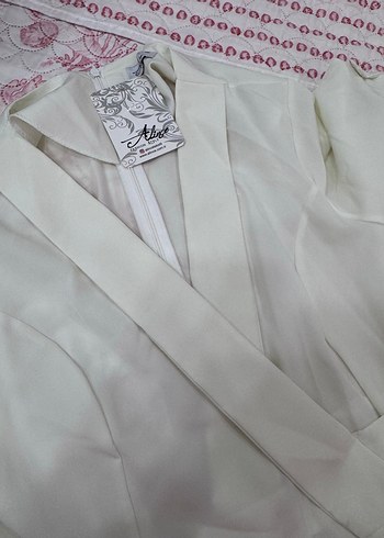 Beyaz V Yakalı Uzun Salaş Etulum - Görsel 4