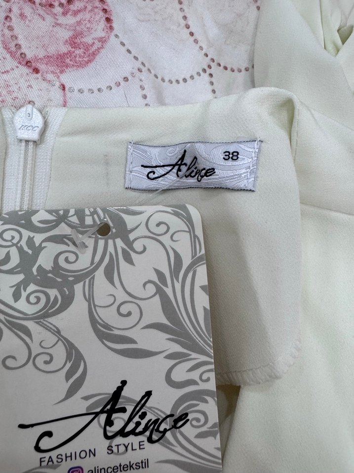 Beyaz V Yakalı Uzun Salaş Etulum - Görsel 2