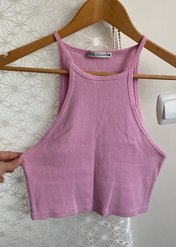 Pembe Zara Atlet