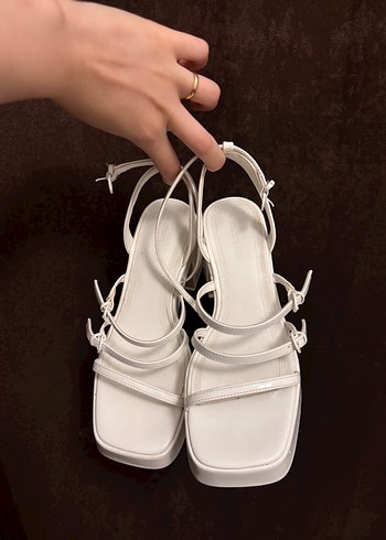 Stradivarius Beyaz Platform Topuklu Kadin Sandalet