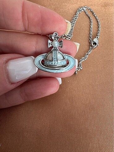 Beden Vivienne Westwood kolye