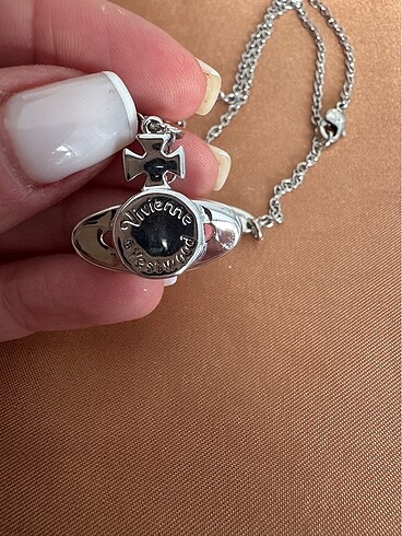 Beden gri Renk Vivienne Westwood kolye