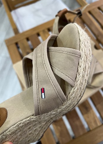 Tommy hilfiger dolgu topuk ayakkabı - Görsel 5