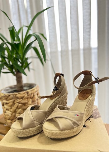 Tommy hilfiger dolgu topuk ayakkabı - Görsel 7