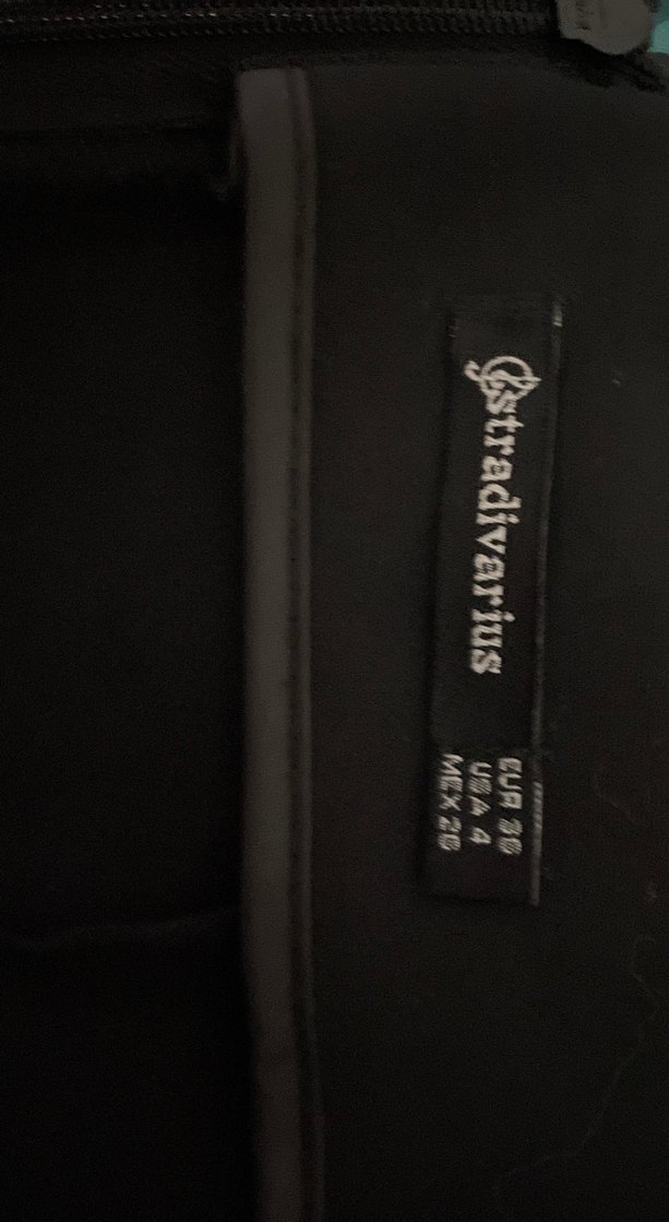 stradivarius siyah şortlu etek - Görsel 3