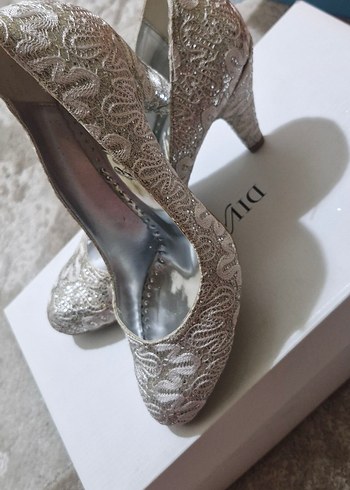 Gri Dantel Detaylı Metal Stiletto Kadın Ayakkabı - Görsel 3