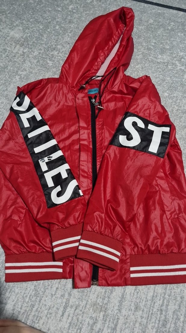 Parlak Kırmızı Kapüşonlu Erkek çocuk Yağmurlugu - Görsel 2