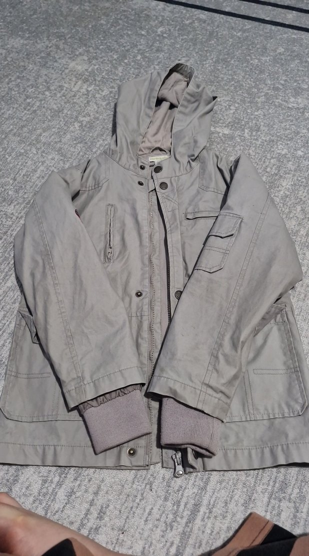 Gri Kapüşonlu Erkek Çocuk Ceketi - Görsel 2