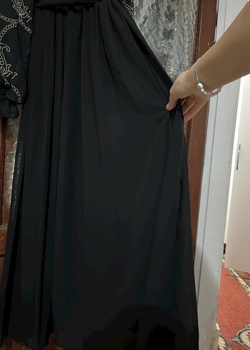 Uzun Siyah tesettür Nakışlı Elbise - Görsel 3