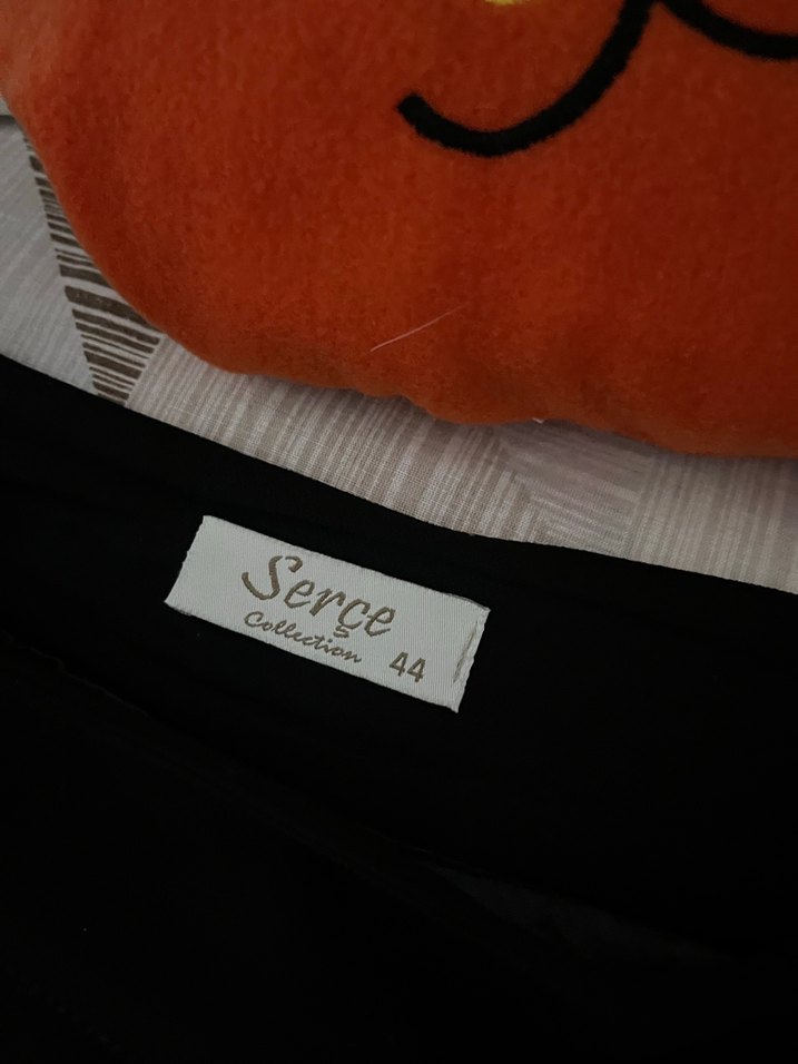 Siyah Pilili Uzun Kadın Etek - Görsel 3