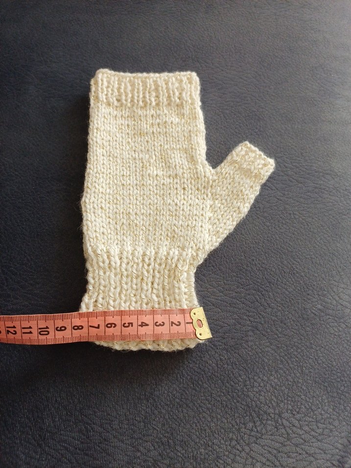 Beyaz Örgü Parmaksız Kadın Eldiveni - Görsel 2