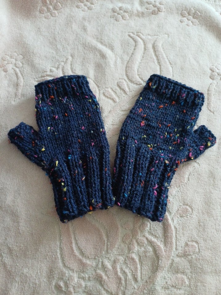 Çok Renkli Örgü Parmaksız Kadın Eldiveni - Görsel 5