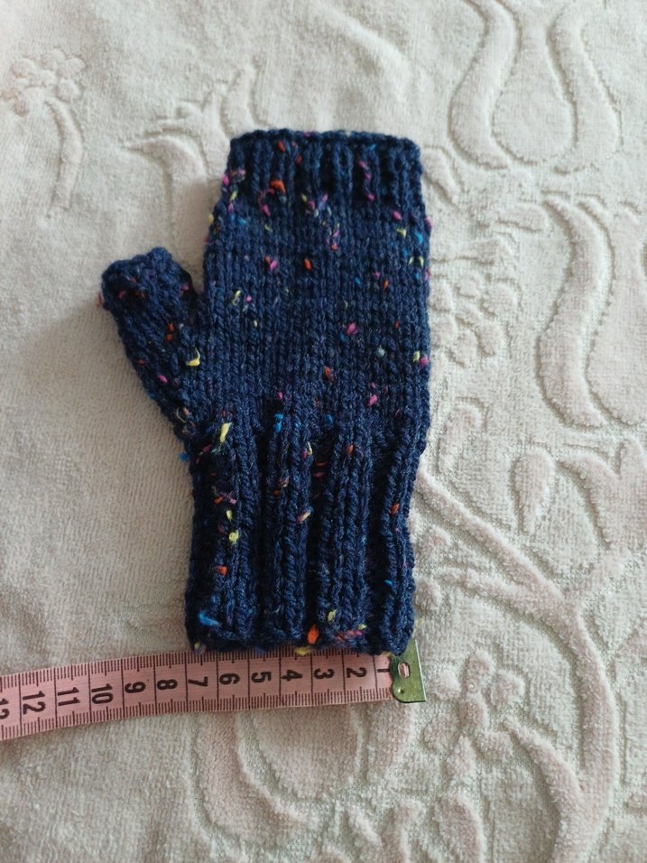 Çok Renkli Örgü Parmaksız Kadın Eldiveni - Görsel 4