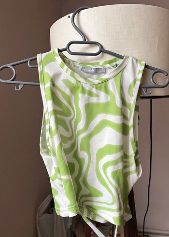 Yeşil Bağlamalı Kolsuz Crop Top