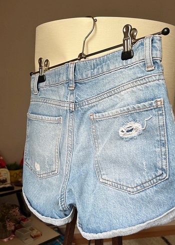 LC Waikiki Nakışlı Mavi Mini Denim Şort