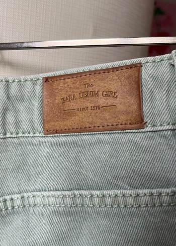 11-12 Yaş Beden Nakışlı Gri Mini Denim Şort