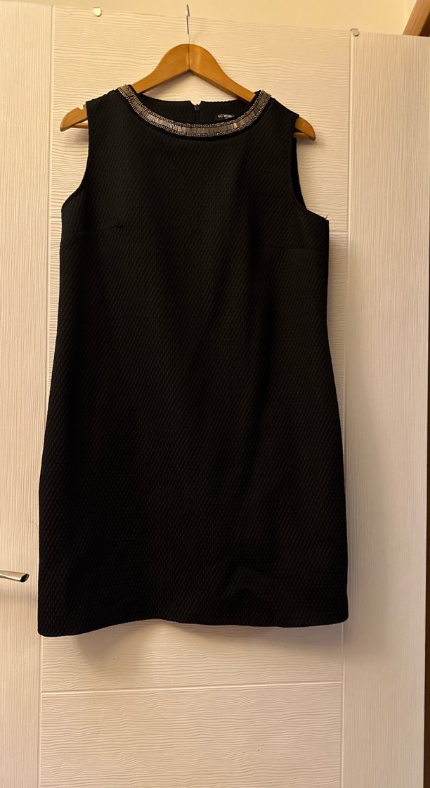 Dökümlü Siyah Midi Kolsuz Ofis Elbisesi - Görsel 3