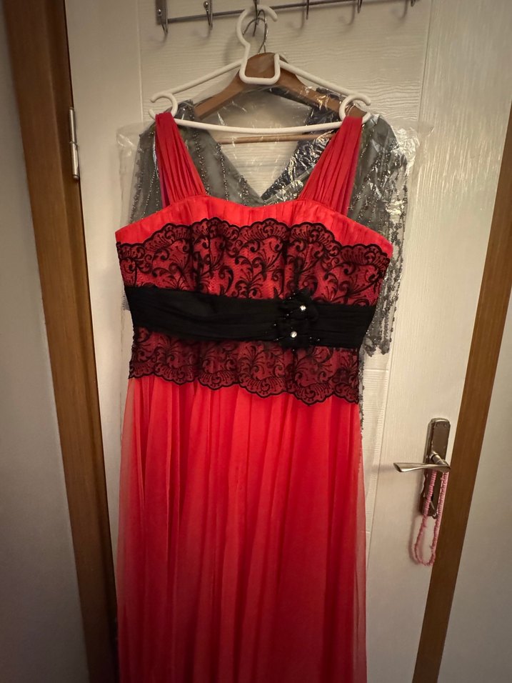 Kırmızı Uzun Drapeli Straplez Kadın Elbise - Görsel 3