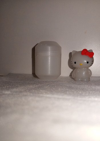  Beyaz Hello Kitty Figürü ve Kutu