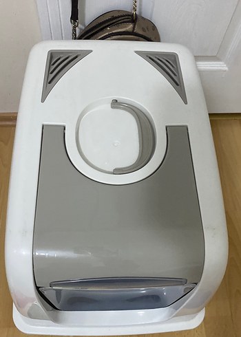 Kapaklı Beyaz Kedi Tuvalet Kabı ve Aksesuarları - Görsel 3