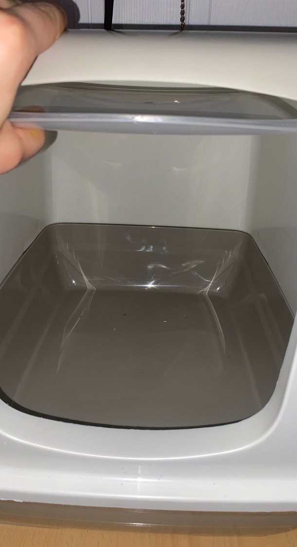 Kapaklı Beyaz Kedi Tuvalet Kabı ve Aksesuarları - Görsel 2