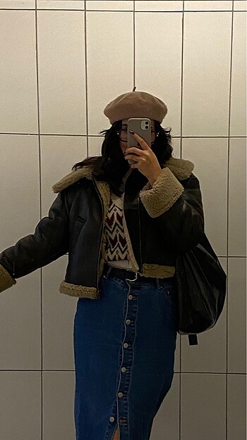 Zara Mont