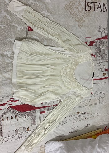 Beyaz Pilili Keten Bluz