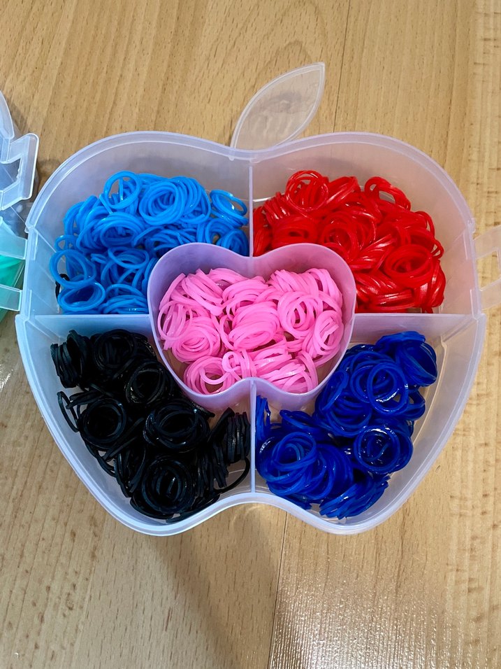 14 Renkli Elastik Bileklik Yapma Seti Elma Kutuda - Görsel 2