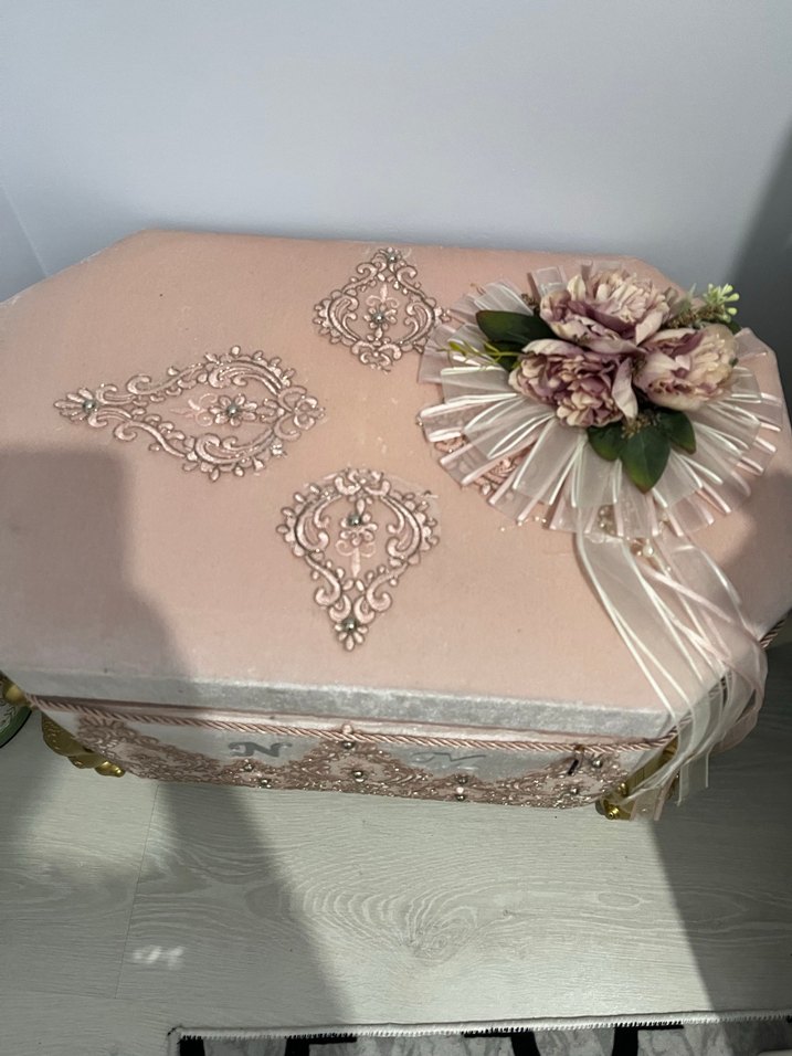 Pembe Nakışlı  çeyiz sandığı - Görsel 2