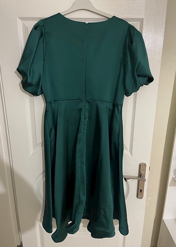 Kemer Detaylı Parlak Yeşil Midi Elbise - Görsel 5