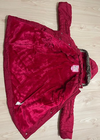 Kız Çocuk Koyu Pembe Kürklü Kapüşonlu Kaban - Görsel 3