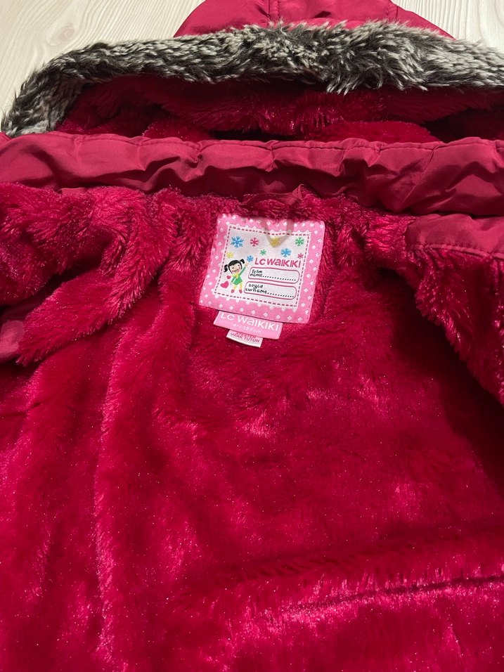 Kız Çocuk Koyu Pembe Kürklü Kapüşonlu Kaban - Görsel 5