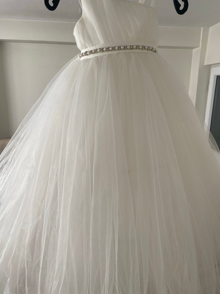 Beyaz Drapeli Klasik Kız Çocuk Abiyesi - Görsel 2