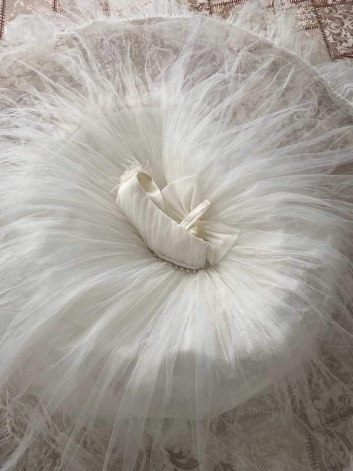 Beyaz Drapeli Klasik Kız Çocuk Abiyesi - Görsel 4