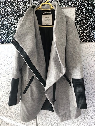 Bershka Gri Kolları Derili Kaban